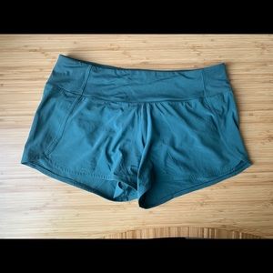 Run Times Short II, 4” in Green Smoke